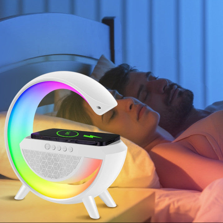 Lámpara Smart 3 en 1: Cargador, Parlante y Luz RGB